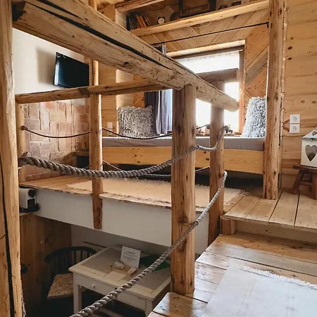 Halhaza Vendeghaz Apartament