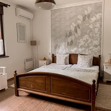 Halhaza Vendeghaz Apartament *